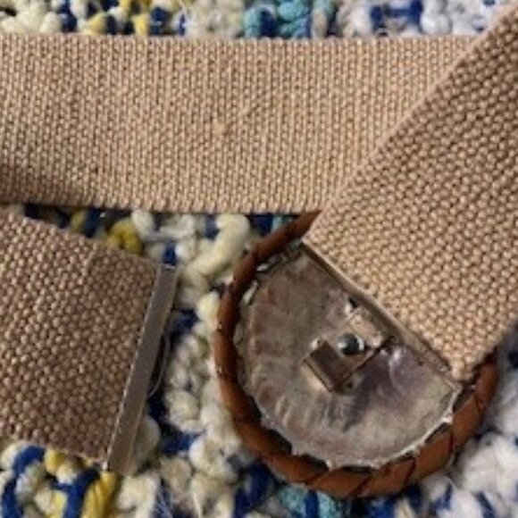 Beige brown elasticized wide statement belt with sturdy buckle - Picture 2 of 2